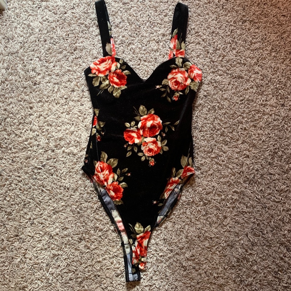 Velvet heart shaped top bodysuit flowers